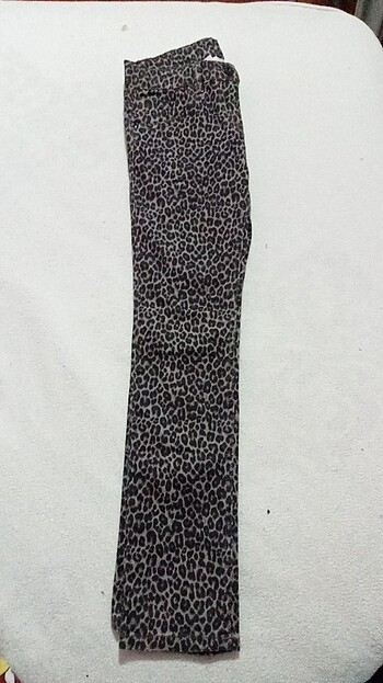 Leopar desenli şık pantolon 