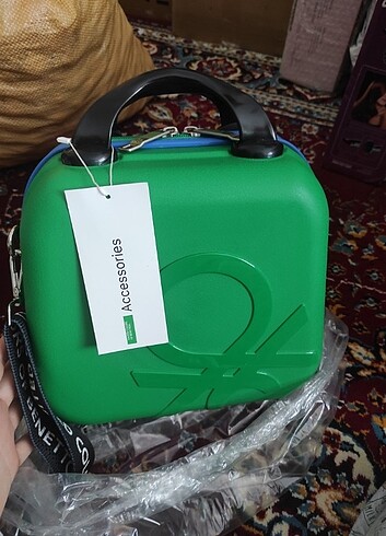  Beden yeşil Renk Benetton makyaj çantası 