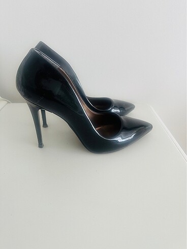 Stiletto topuklu ayakkabı