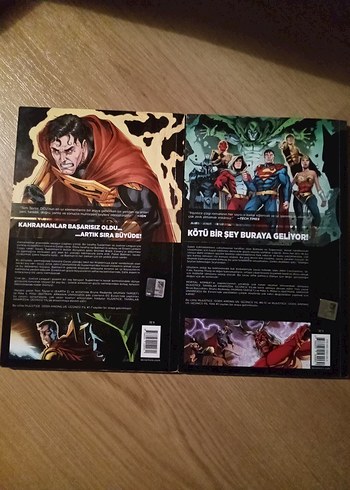 Injustice Tanrılar Aramızda Üçüncü Yıl Cilt 1 ve Cilt 2 Set.