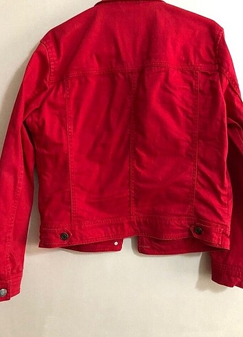 Diğer Yeni kırmızı ceket 1 2 kere giydim hiçbir sorunu yoktur