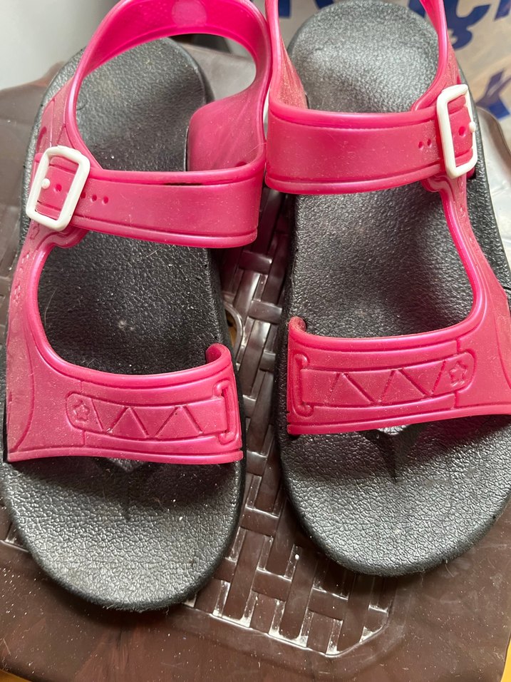 Kız Çocuk Pembe Tokalı Sandalet - Görsel 4