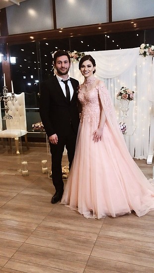 Nişan elbisesi