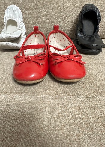 Kız Çocuk Kırmızı Babet Ayakkabı ve 2 adet Pisipisi - Görsel 4