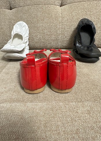Kız Çocuk Kırmızı Babet Ayakkabı ve 2 adet Pisipisi - Görsel 2