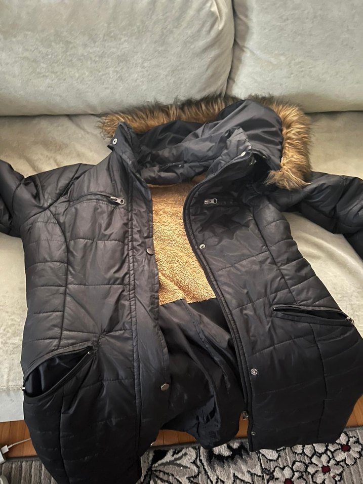 Kürk Detaylı Siyah Midi Kadın Kışlık Mont - Görsel 2