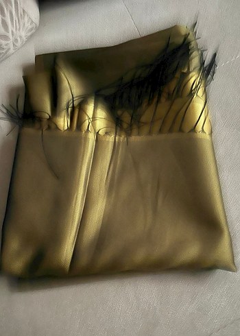 Parlak Altın Renkli İpek Görünümlü Kadın Şal - Görsel 2