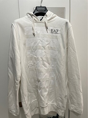 Beyaz EA7 sweatshirt