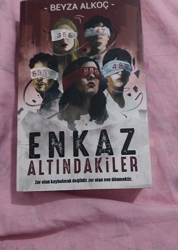 Enkaz Altındakiler - Beyza Alkoç