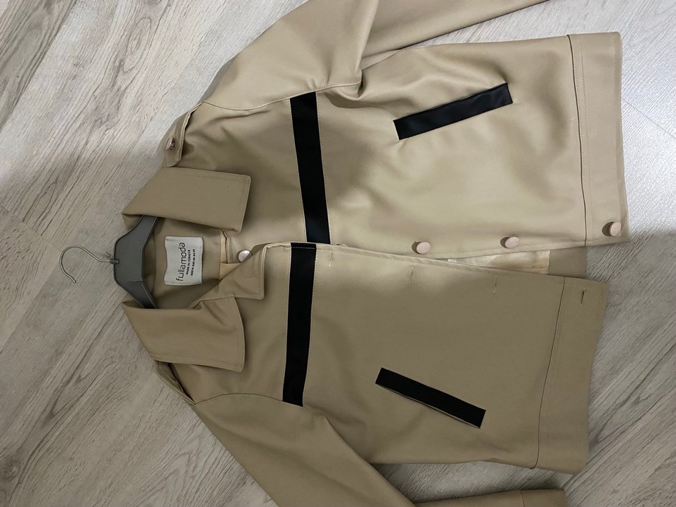 Bej Düğmeli Kısa Deri Ceket - Görsel 2