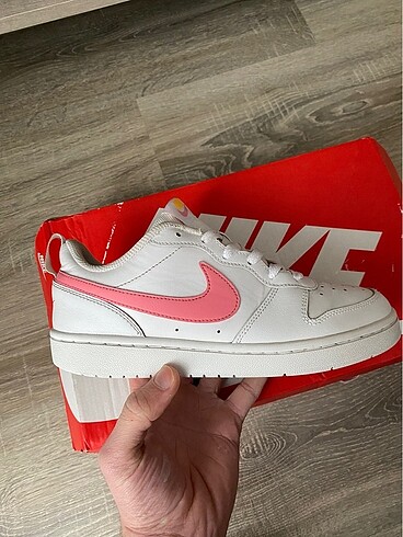 Nike court