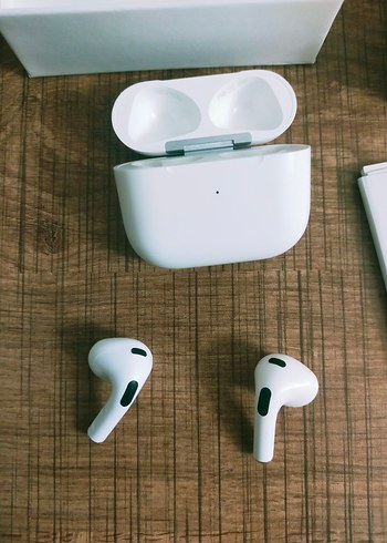 Beyaz Kablosuz Kulaklıklar - Görsel 3