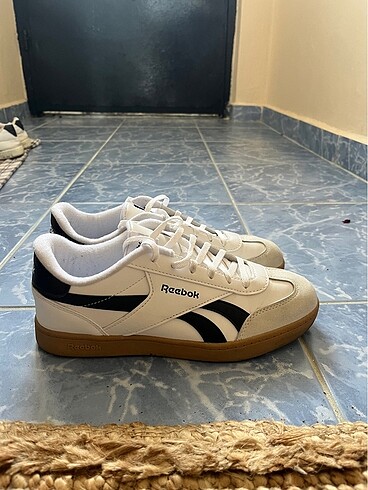 Reebok İyi durumda bi kere giyilmiştir
