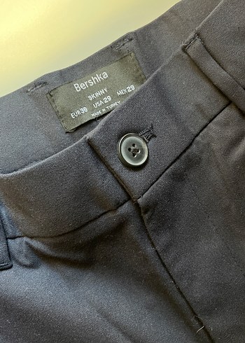 Bershka Siyah Düğmeli kumaş pantolon