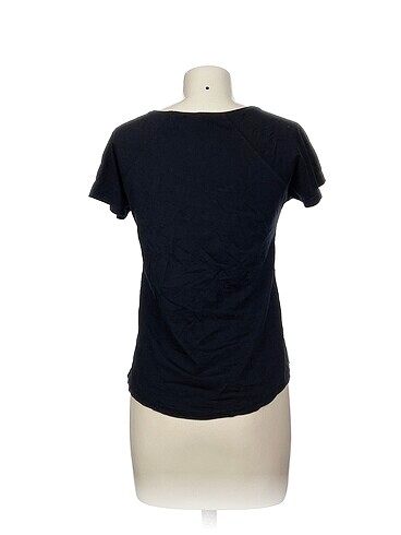 m Beden Diğer T-shirt %70 İndirimli.