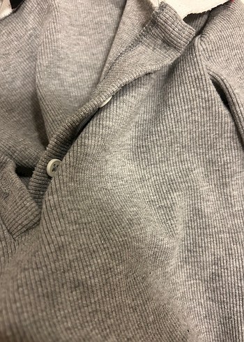 Gri Düğmeli Polo Yaka crop Kadın bluz - Görsel 2