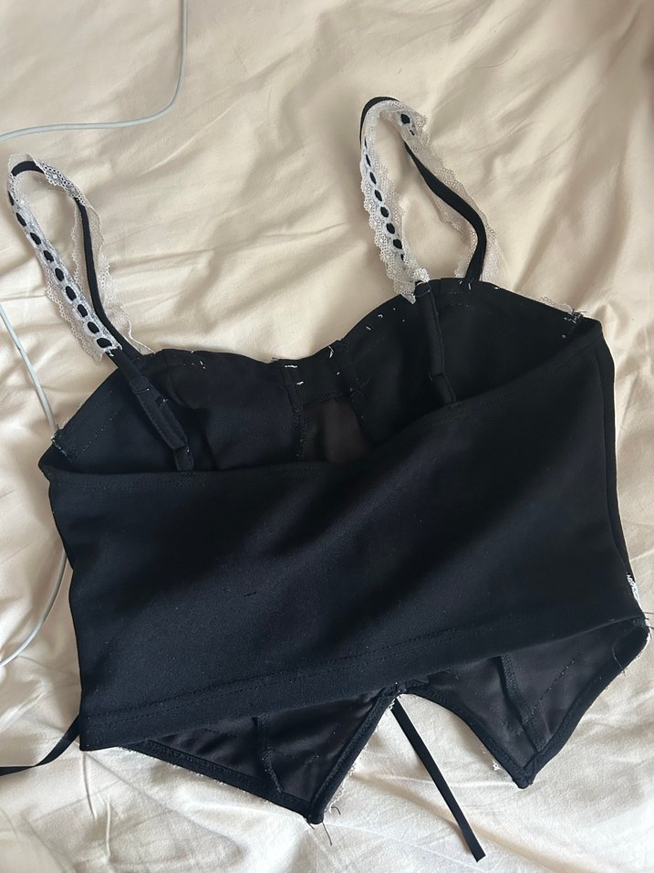 Dantel Detaylı Siyah Gotik Büstiyer - Görsel 3