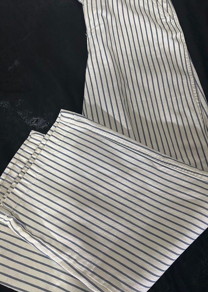 Mavi çizgili bol paça pantolon - Görsel 4