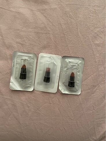 3 adet avon numune ruj