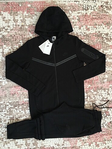 NİKE TECH FLEECE EŞOFMAN TAKIMI