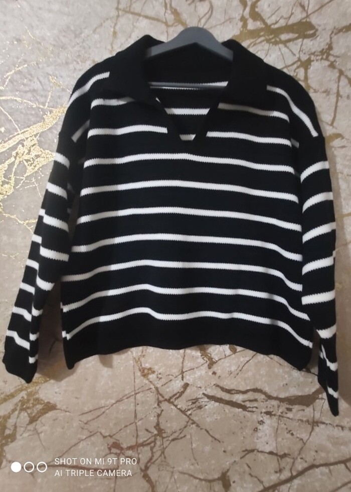 Polo yaka çizgili triko kazak  - Görsel 4