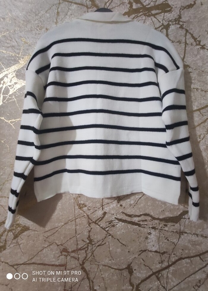 Polo yaka çizgili triko kazak  - Görsel 3