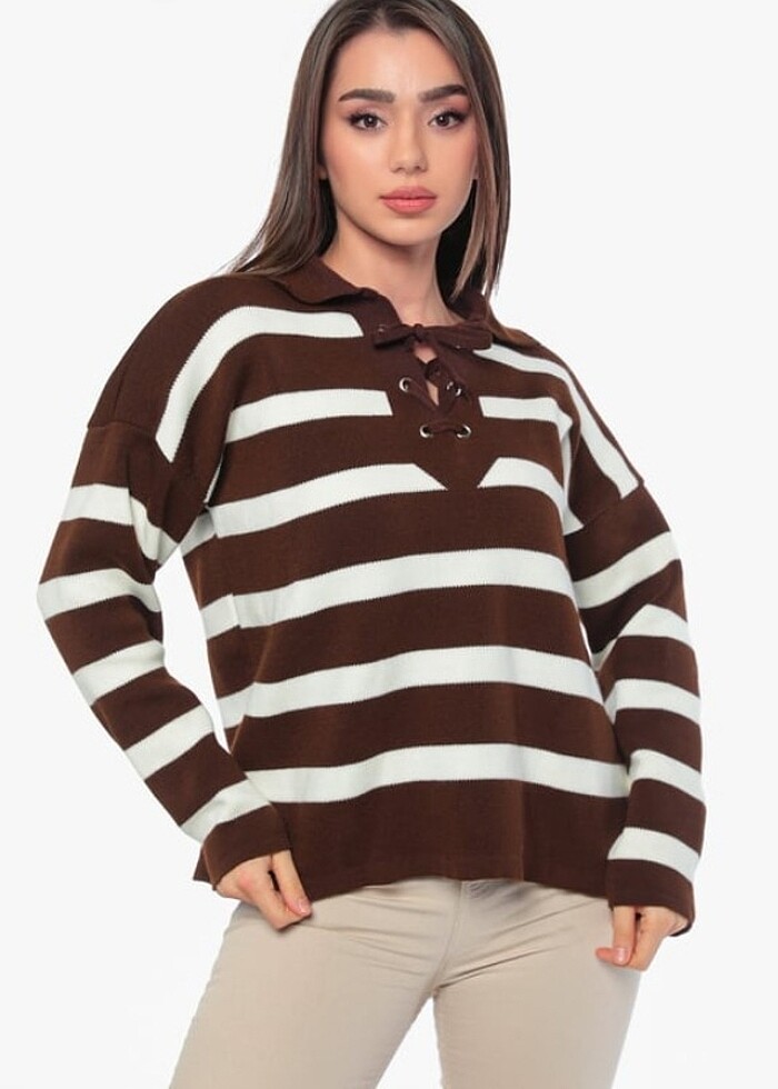 Yakası Bağlı Çizgili Triko Kazak  - Görsel 2