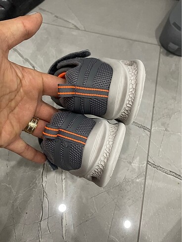 32 Beden Çocuk spor ayakkabı