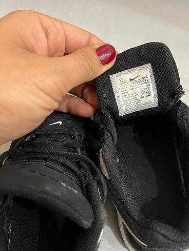 28 Beden siyah Renk Nike AirMax spor ayakkabı