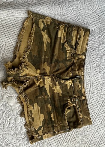 Bershka Kamuflaj Mini Şort
