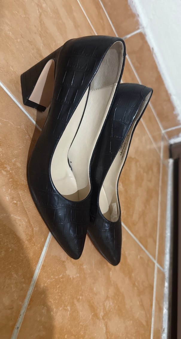 Siyah Yılan Desenli Topuklu Kadın Ayakkabı - Görsel 2