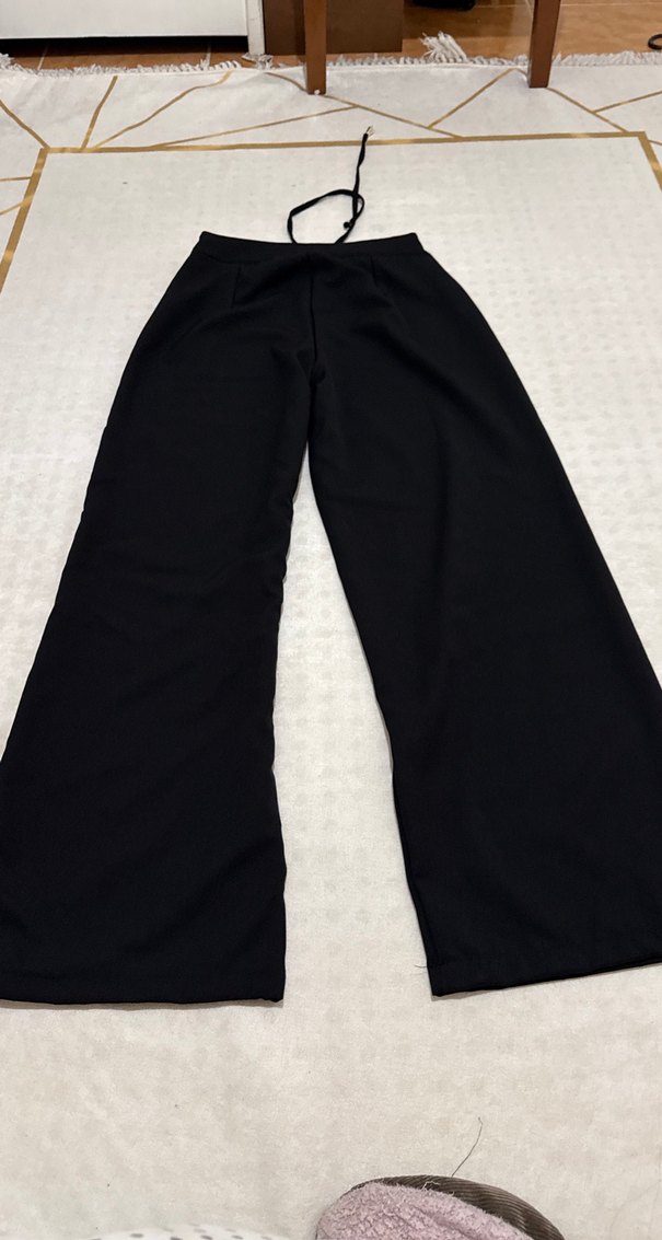 Siyah Bol Kesim Kemerli Kadın Kumaş Pantolon - Görsel 3