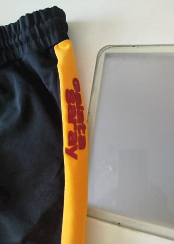 GS Store Sarı Şeritli Siyah Bol Kesim Eşofman Altı