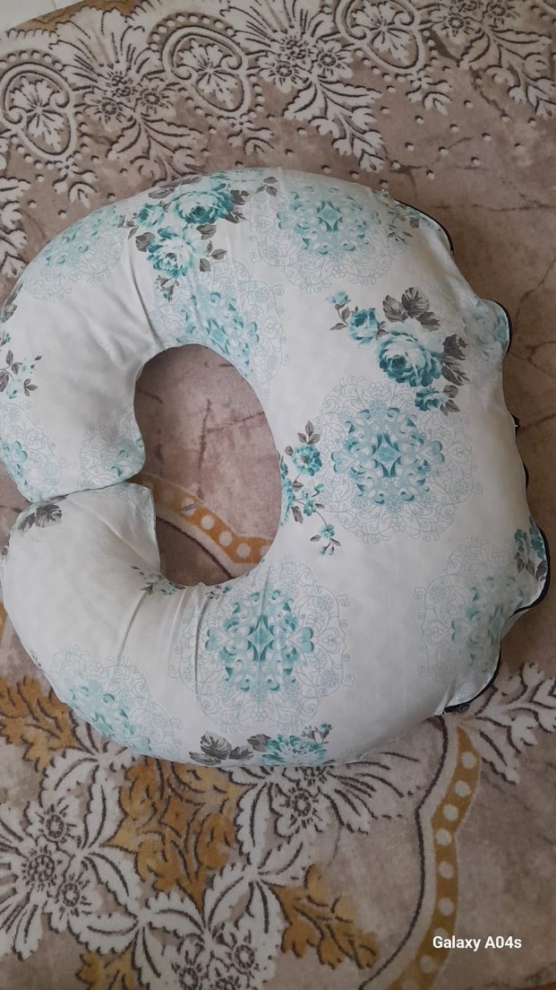 Turkuaz Çiçek Desenli Emzirme ve Hamile Yastığı - Görsel 3