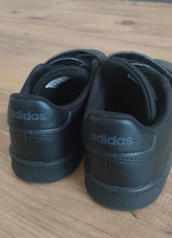 31 Beden siyah Renk Adidas Siyah Çocuk Ayakkabısı
