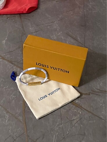  Beden Louis Vuitton Bileklik