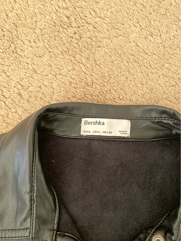 l Beden siyah Renk Bershka deri ceket