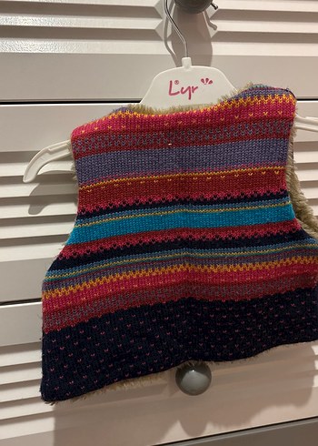 Renkli Örgü Kız Yeleği - Görsel 2