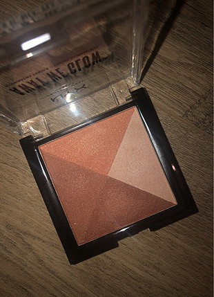 Nyx allık bronzer highlight palet