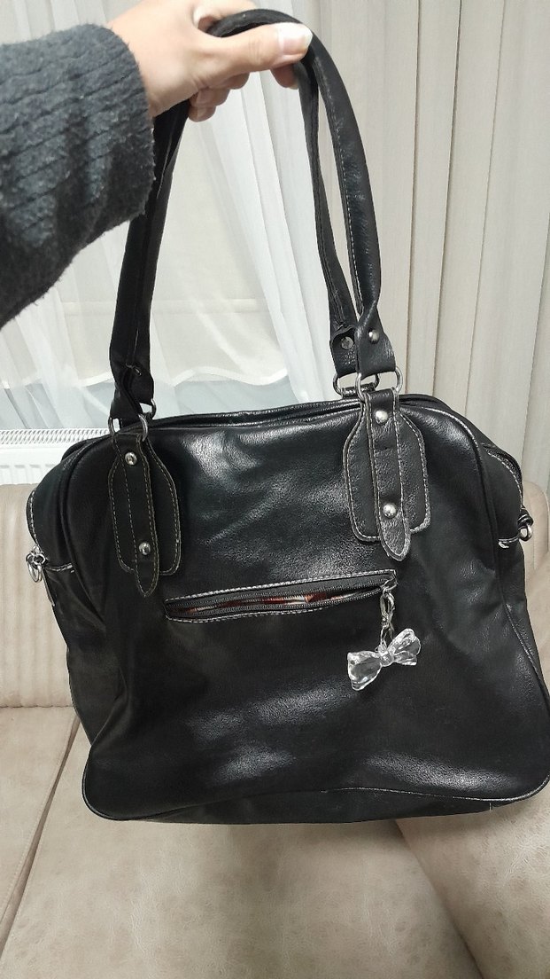 Parlak Siyah Deri Tokalı Goth Çanta anahtarlik hariç - Görsel 2