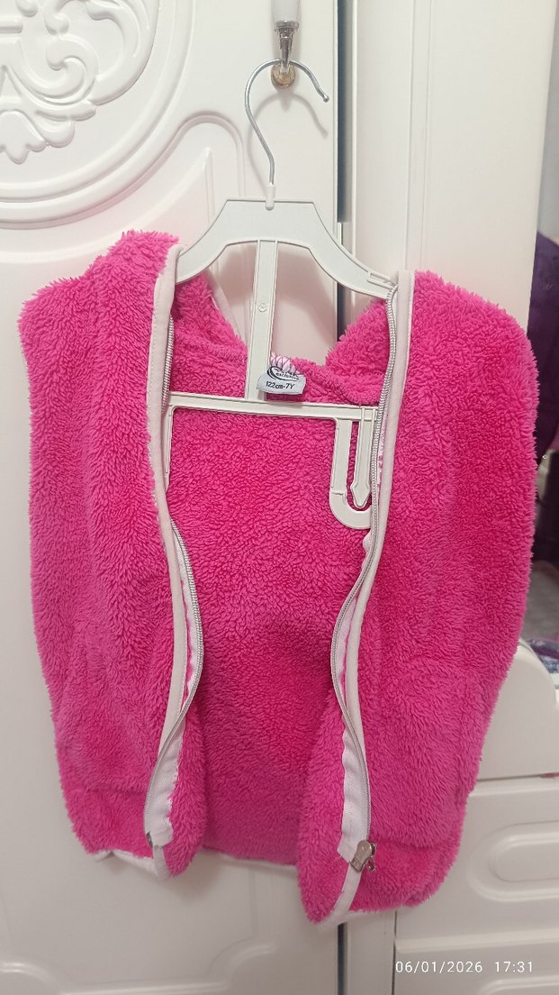 Kız Çocuk Kapüşonlu Pembe Fermuarlı Yelek - Görsel 3