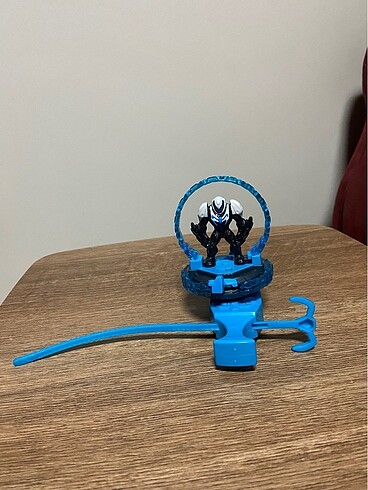 Beden Renk Max Steel Bayblade set