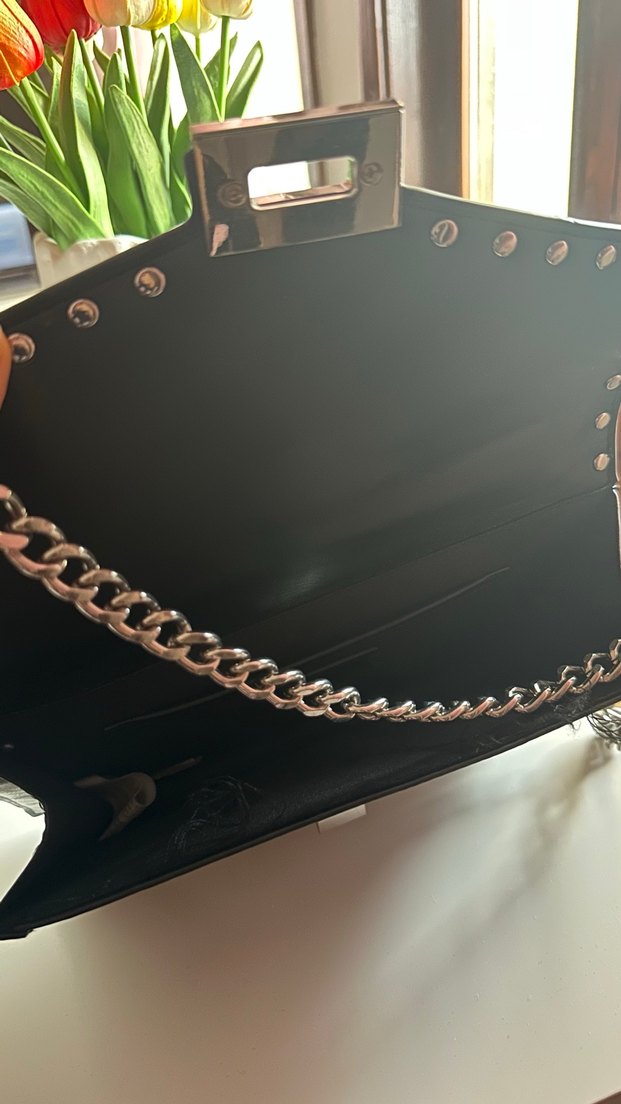 MANGO Zincir Detaylı İşlemeli Siyah Deri Çanta - Görsel 3