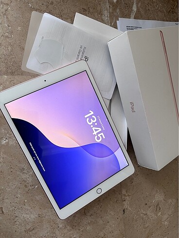 Apple Apple sekizinci nesil Wi-Fi 32 GB gold tablet