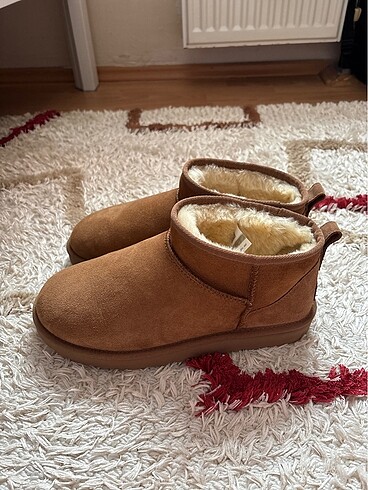 ugg hiç giyilmemiş