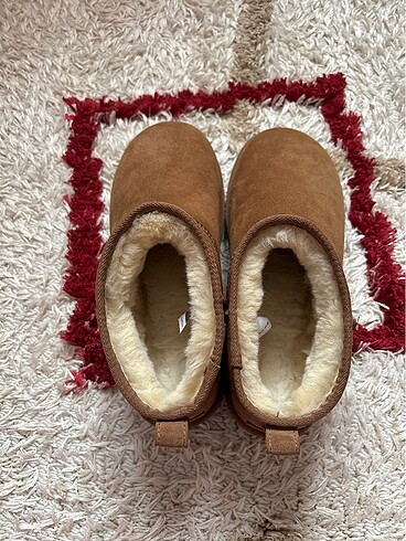 40 Beden ugg hiç giyilmemiş