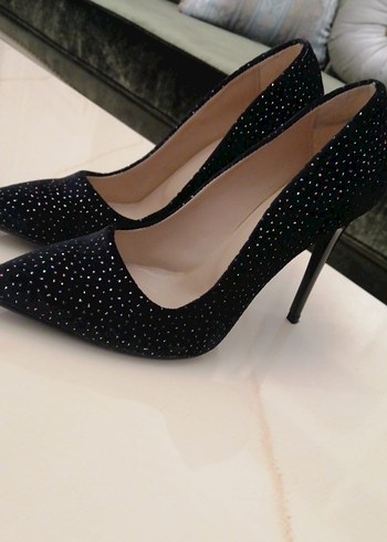 Siyah Pullu Stiletto Topuklu Kadın Ayakkabı - Görsel 2