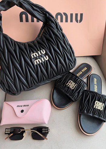 Miu Miu Siyah Fırfırlı Kadın Çanta