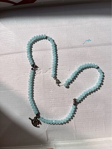 Aquamarine taşlı yonca detaylı kolye