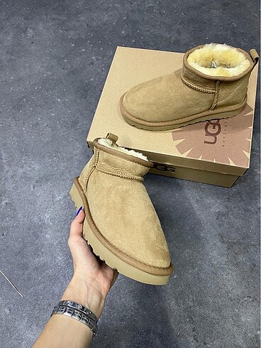 Ultra mini Ugg